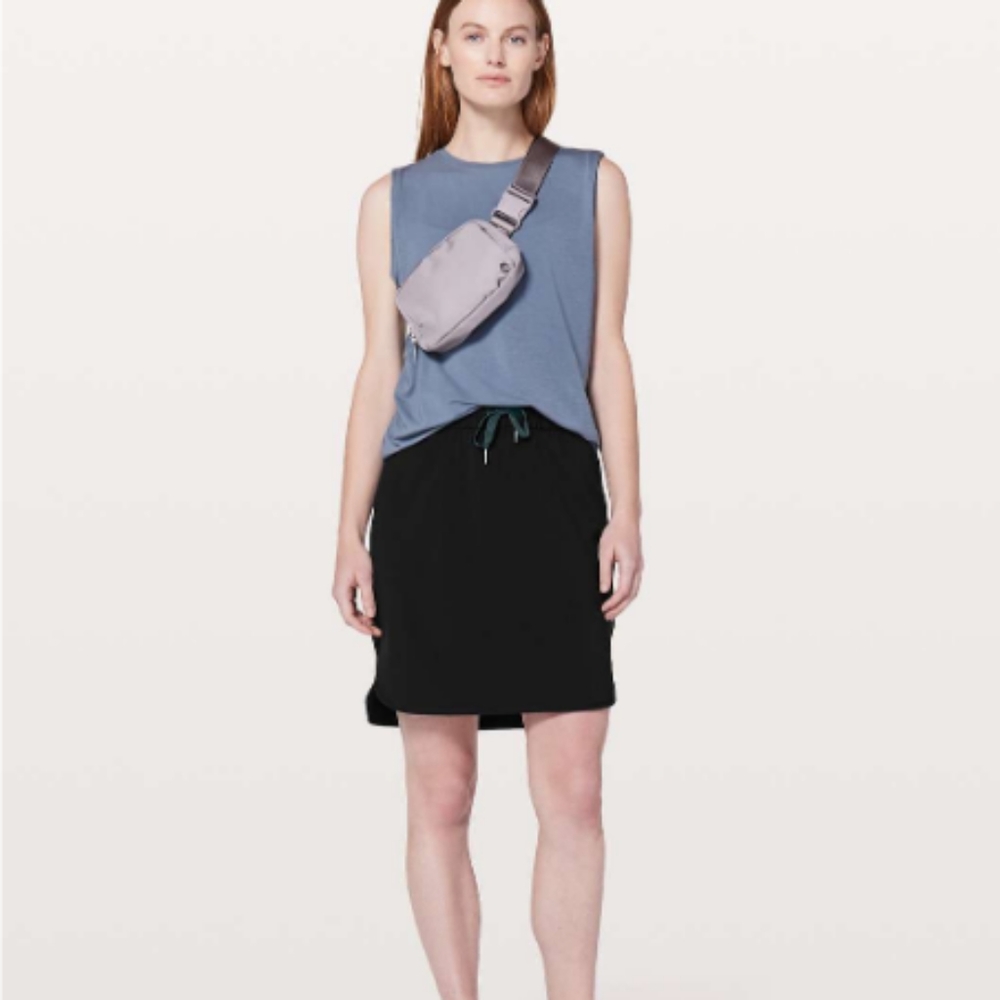 Lululemon on the he Fly skirt woven 21"